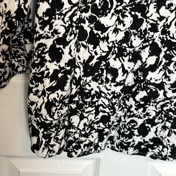 212 collection Women’s Black White Print 3/4 Sleeve Stretch Button Down Blouse L - Picture 11 of 16